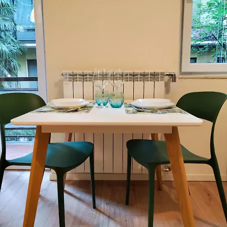 Apartment The Green Apt - Stylish And Confortable Large Studio Close To Metro *