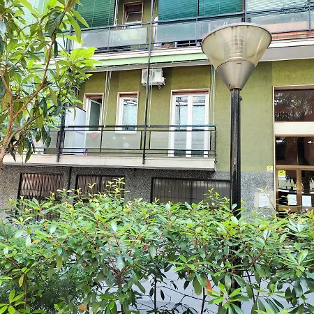 The Green Apt - Stylish And Confortable Large Studio Close To Metro Apartment
